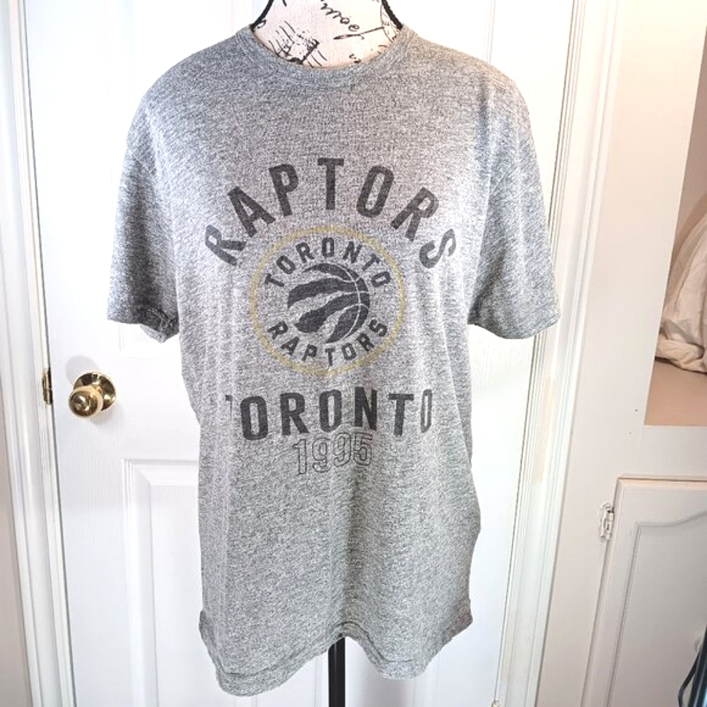 Raptors NBA Men's Graphic Tee Grey Black Cotton Basketball T-Shirt Size M